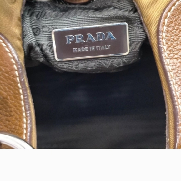 💖Authenic Prada Nylon & Leather Trim #31 - Picture 6 of 8